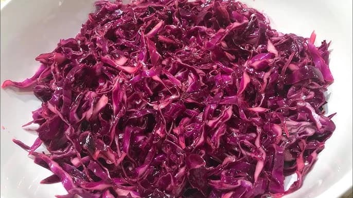 How to make red cabbage salad