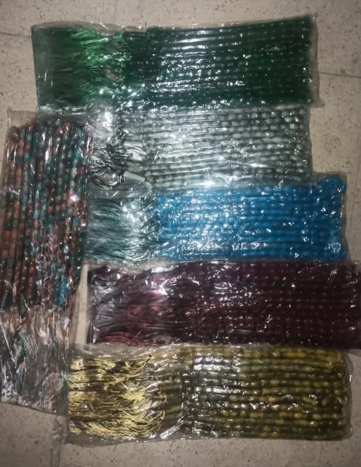 Pack of 12 pull beads