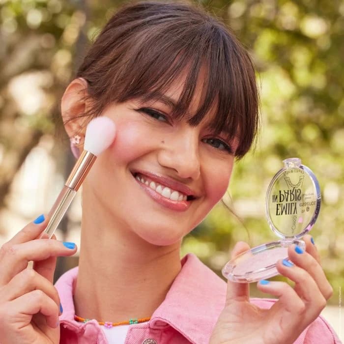 Essence Emily In Paris Baked Blushlighter 01