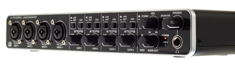 Behringer UMC404