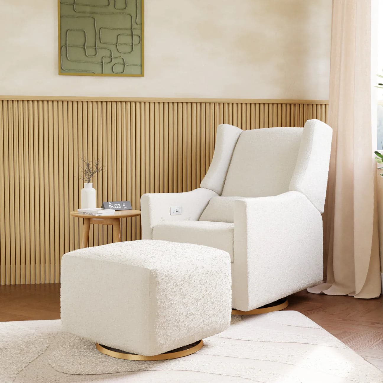 Kiwi Electronic Recliner and Swivel Glider in Boucle with USB port