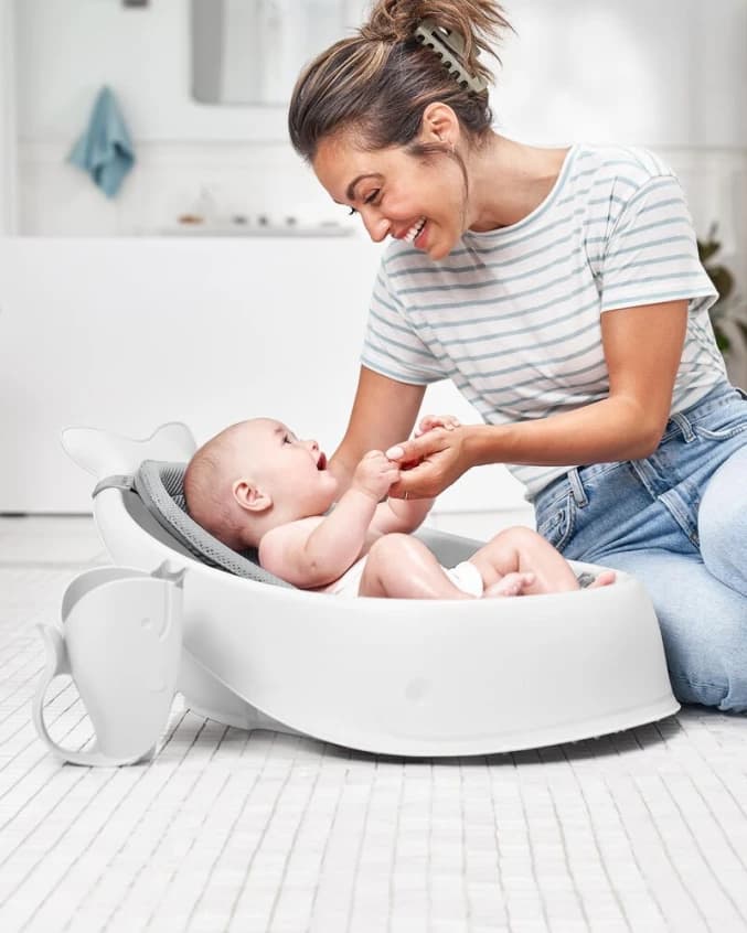 إبريق شطف الشعر بتصميم الشلال من موبي® - أبيض