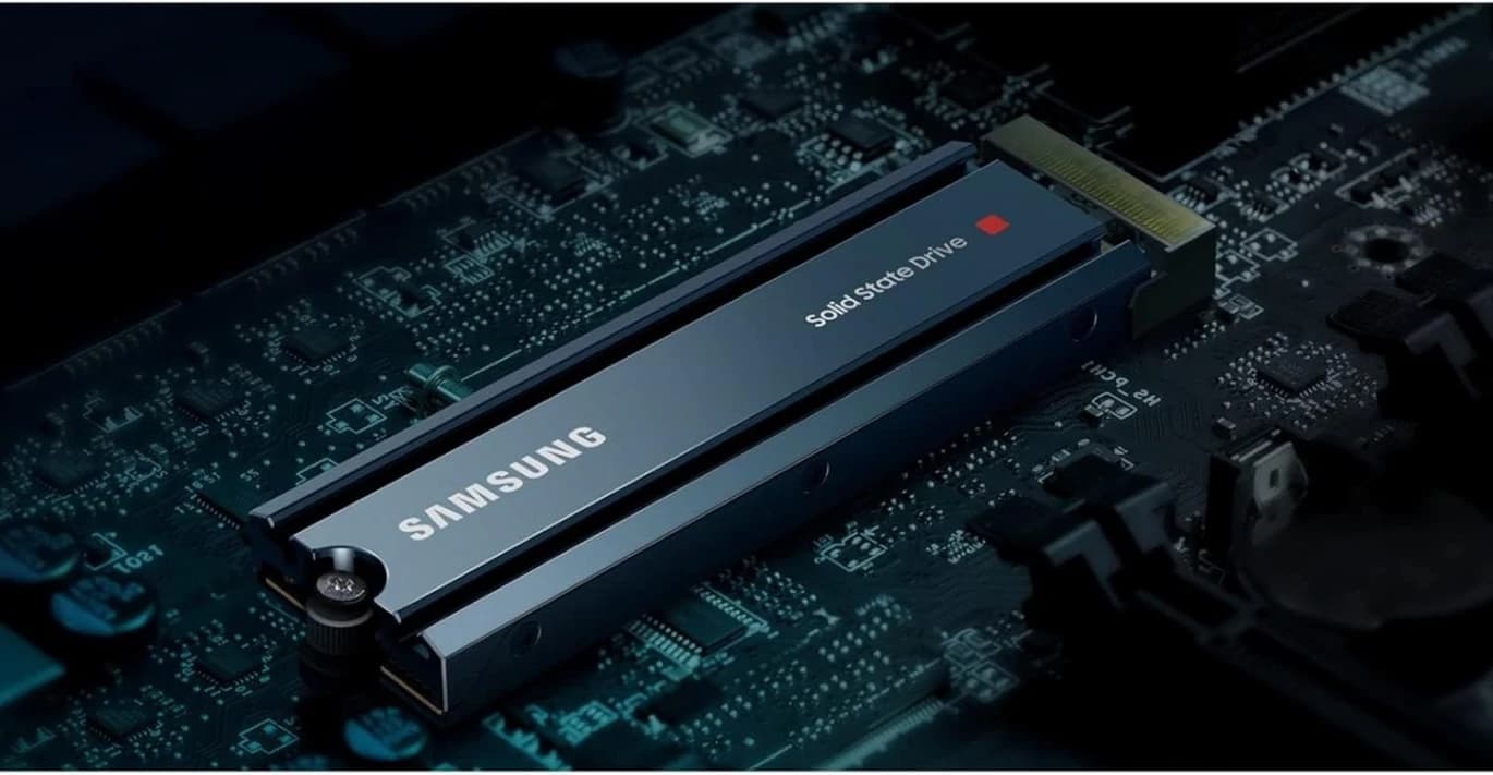 Samsung 990 EVO Plus 1TB PCIe 7150 MB/s Gen 4 NVMe M.2 Internal SSD