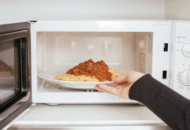 Is reheating food harmful to health?