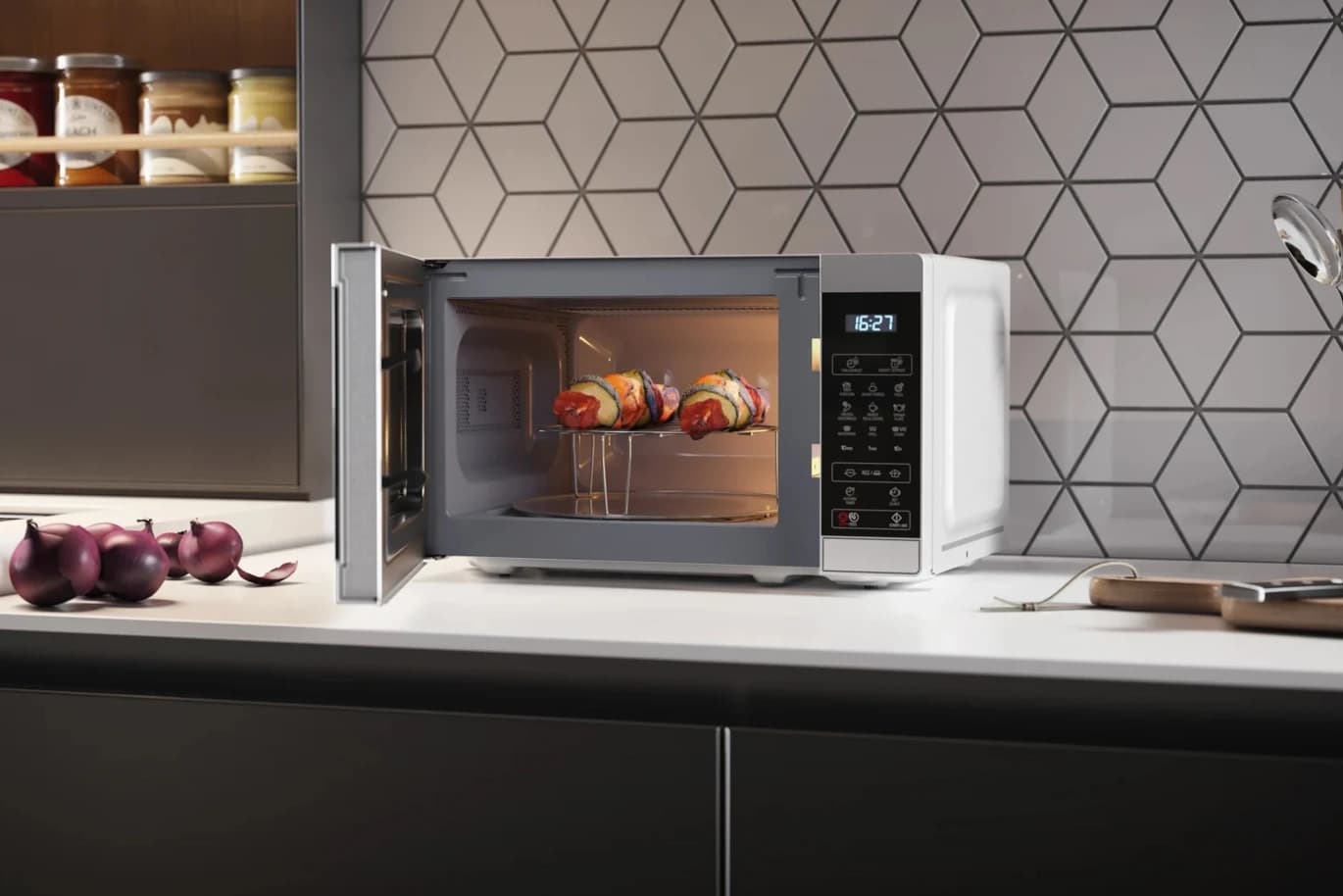 Sharp Microwave with Grill 25 Liters in Silver
