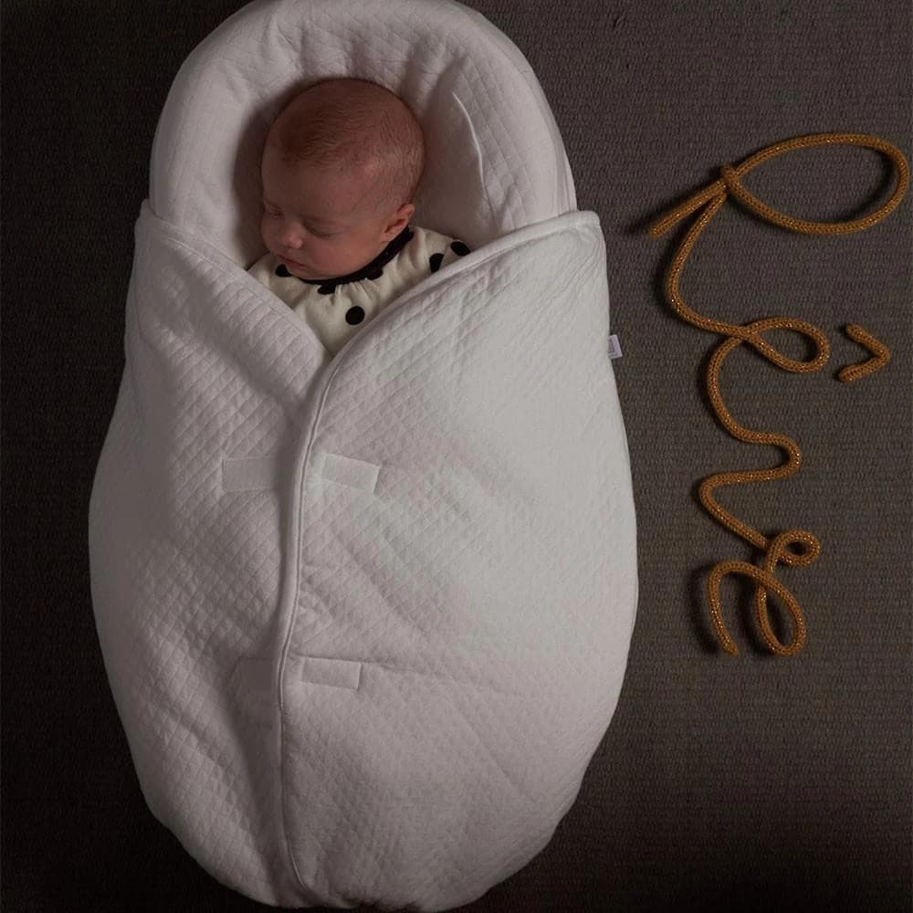 Cacoonababy مع ملاءة مزودة - أبيض