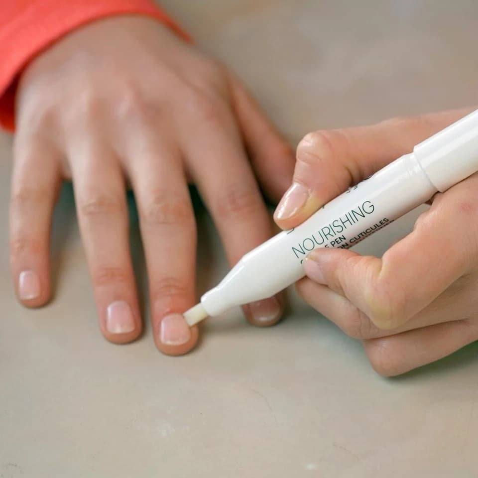 L'Action Nail Cuticle Pen 4ml