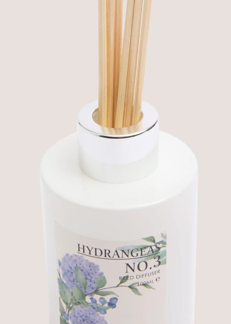 Hydrangea Flower Reed Diffuser - White