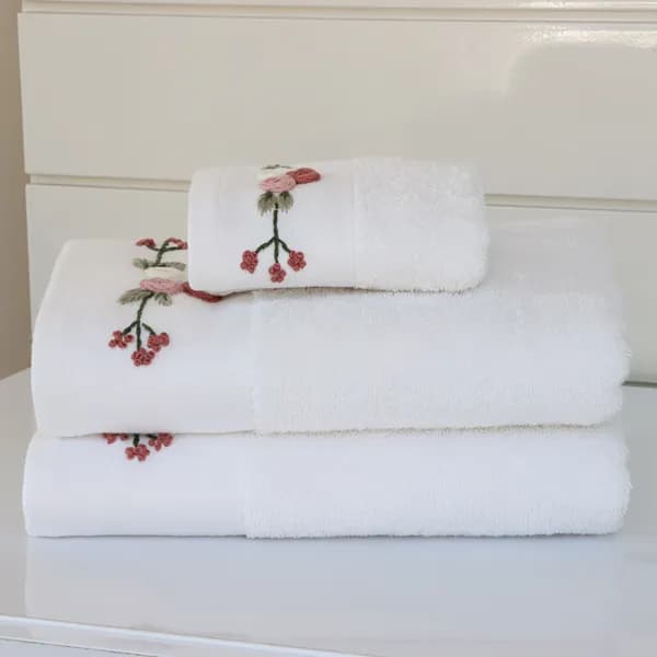 نوفا هوم "Rose Mary" بشكير(منشفة) بتفاصيل ورد مطرزة - 100% قطن - أبيض