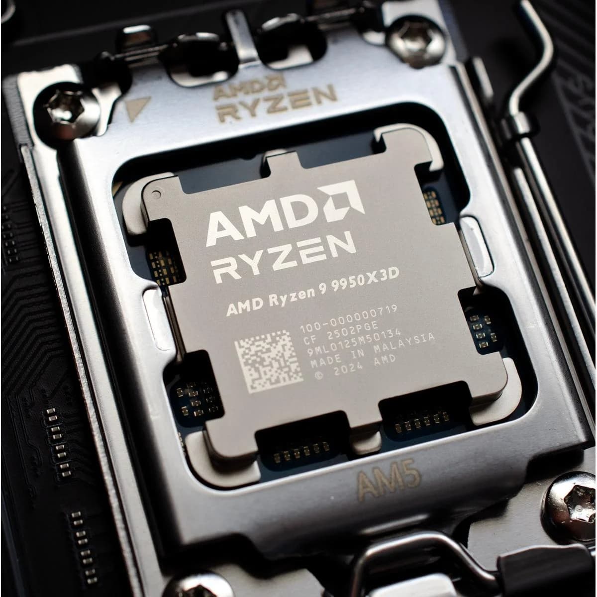 AMD RYZEN 9 9950X3D 16-Core Desktop Processor, Tray