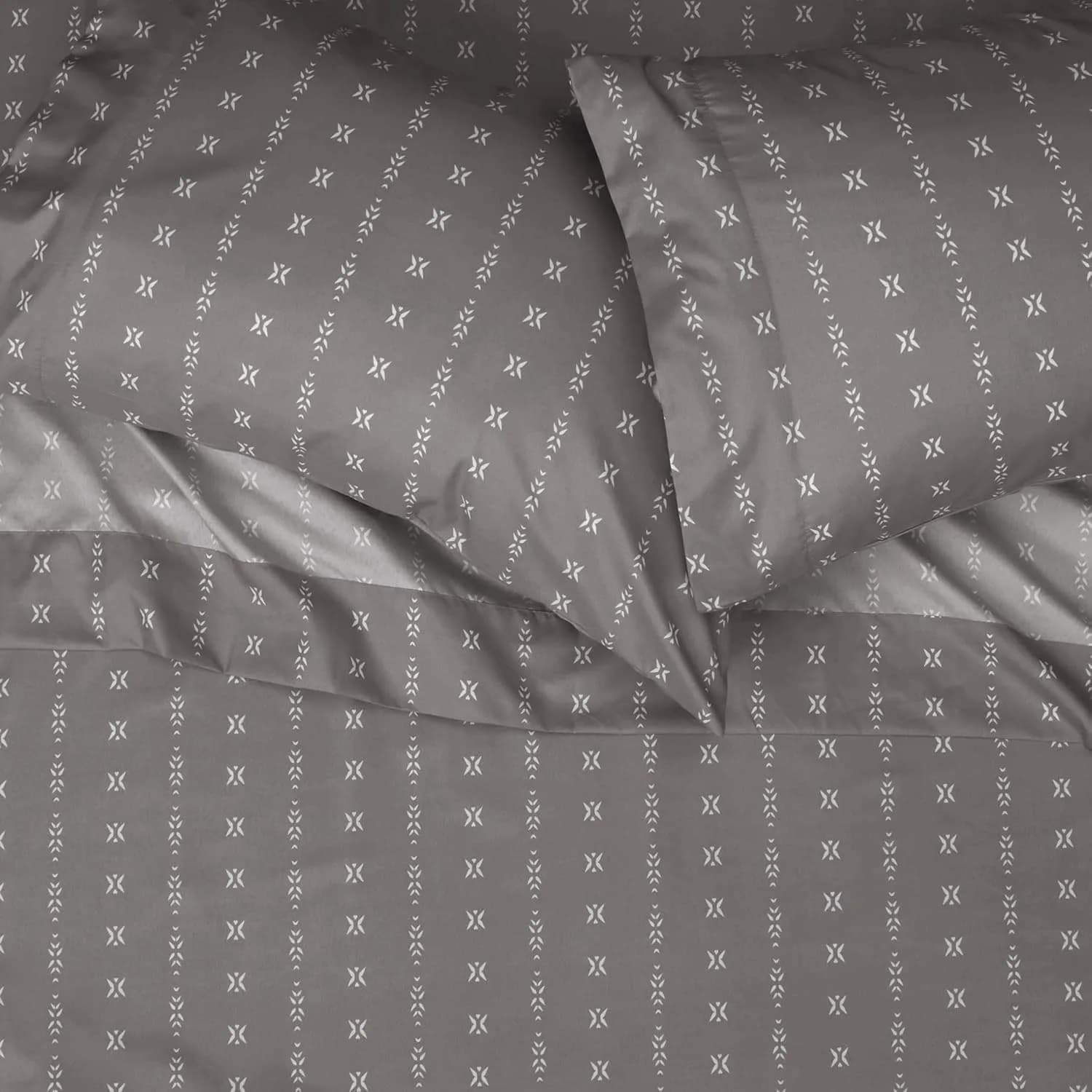 AmazonBasics College Dorm Queen Microfiber Sheet Set with Elastic Pockets – Grey Stripe