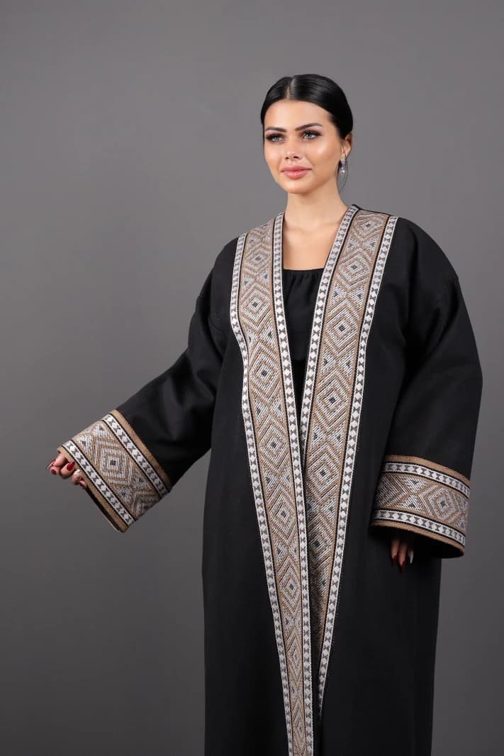 Beige – Black Bisht