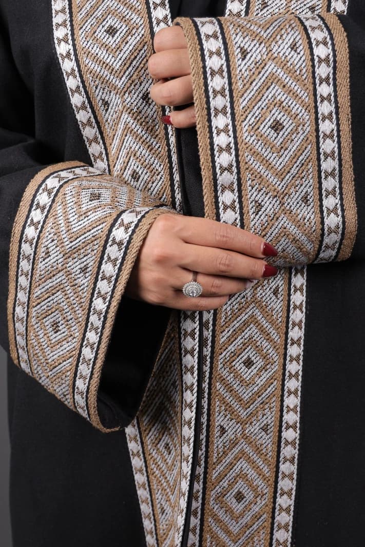 Beige – Black Bisht
