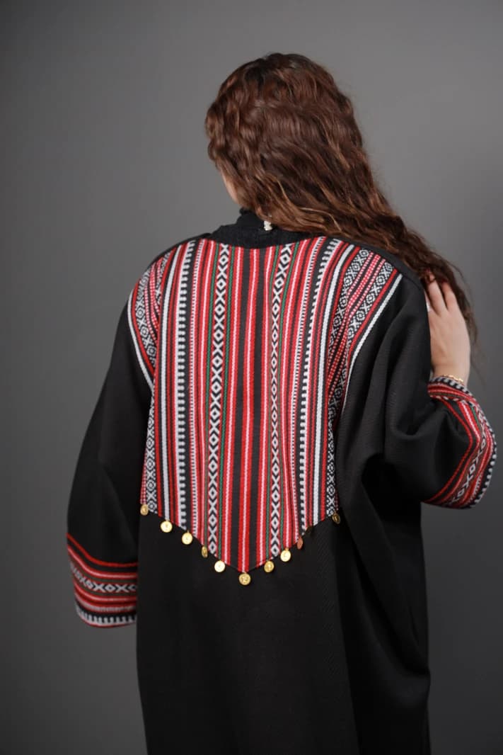 بشت أسود – أحمر بالنقود