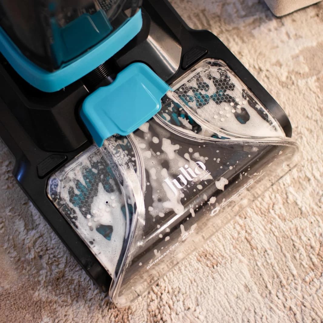 JULIA Carpet Washing Vacuum Cleaner