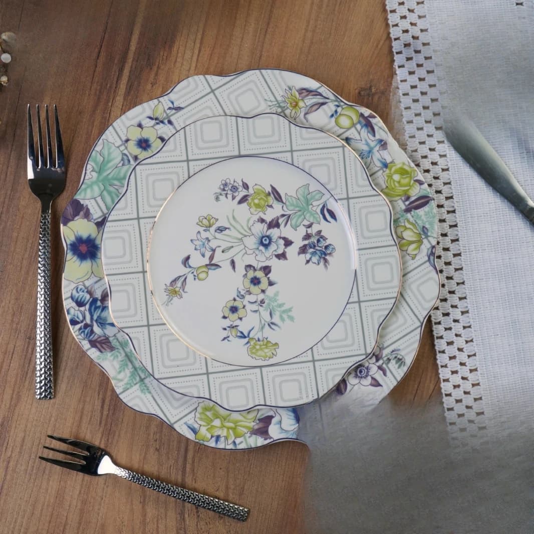24-Piece Dining Set