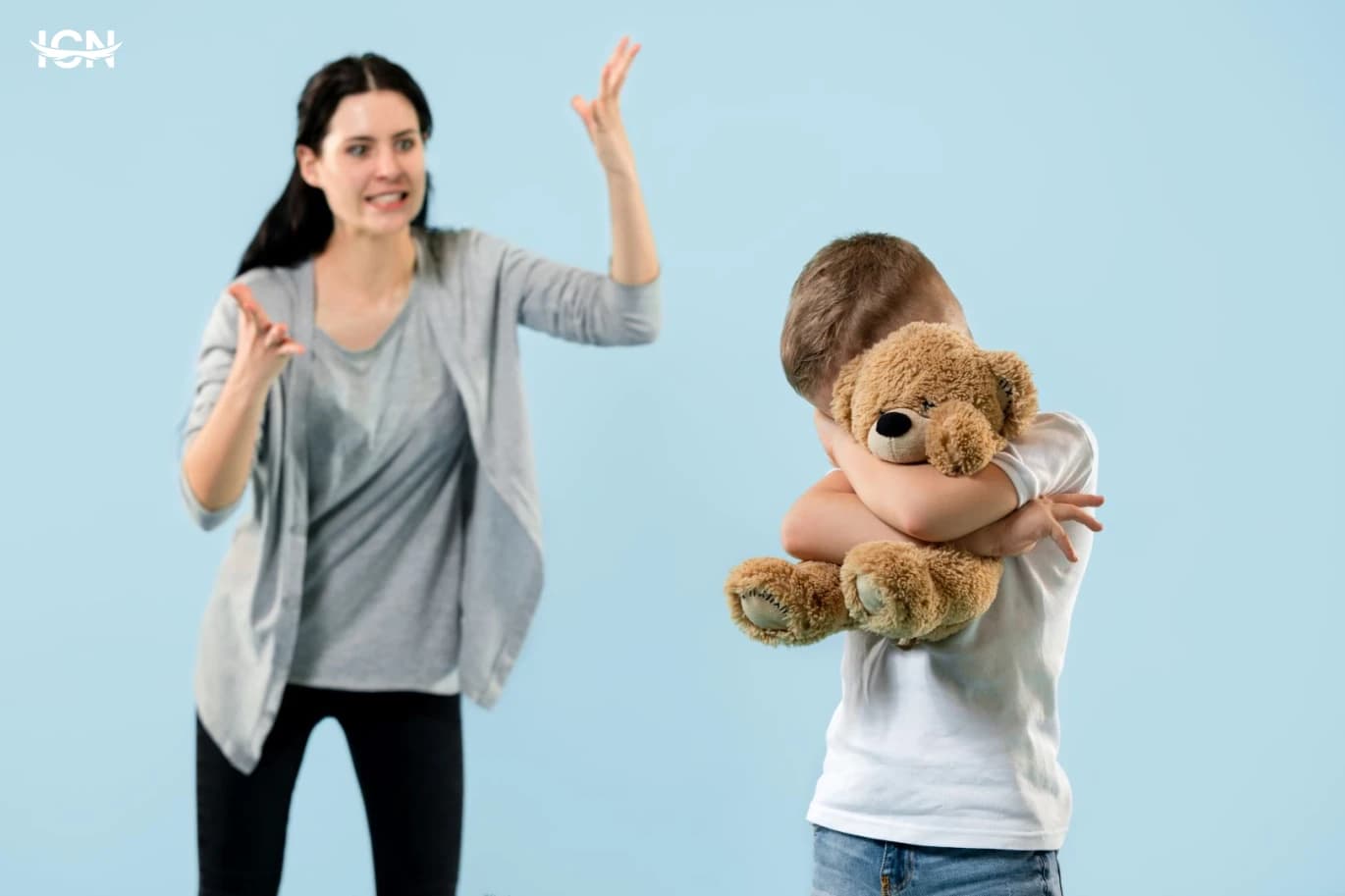 أخطاء يومية تزيد عناد طفلك