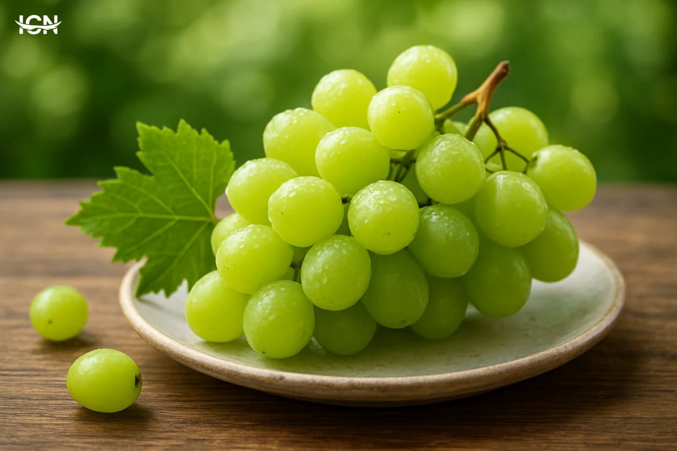 العنب الأخضر سرّ صيف صحي