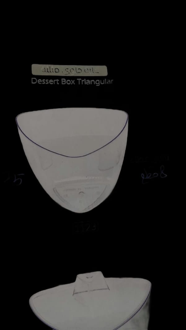 Clear Triangular Plastic Dessert Cups (8 Pieces)