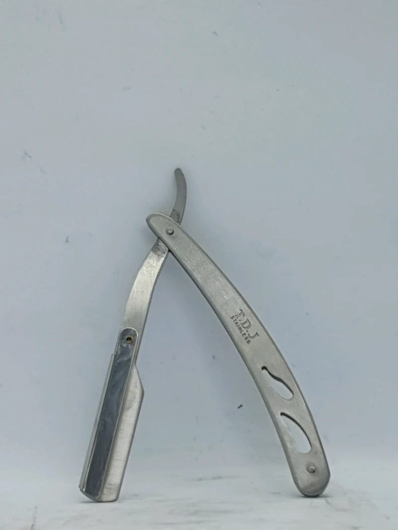TDJ Lightweight Straight Razor for Men and Women with Stylish and Comfortable Design