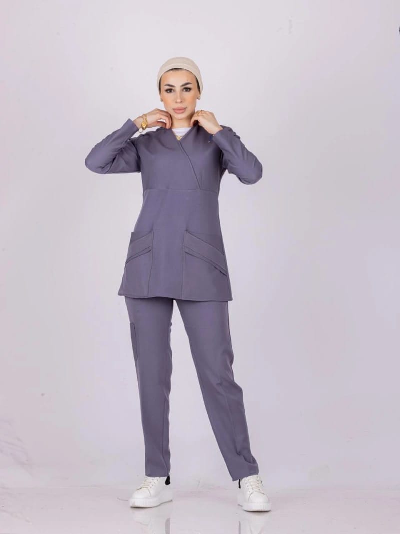 سكرب طبي مصمم بعناية ليناسب ذوقك العصري ويمنحك راحة تدوم طوال الدوام