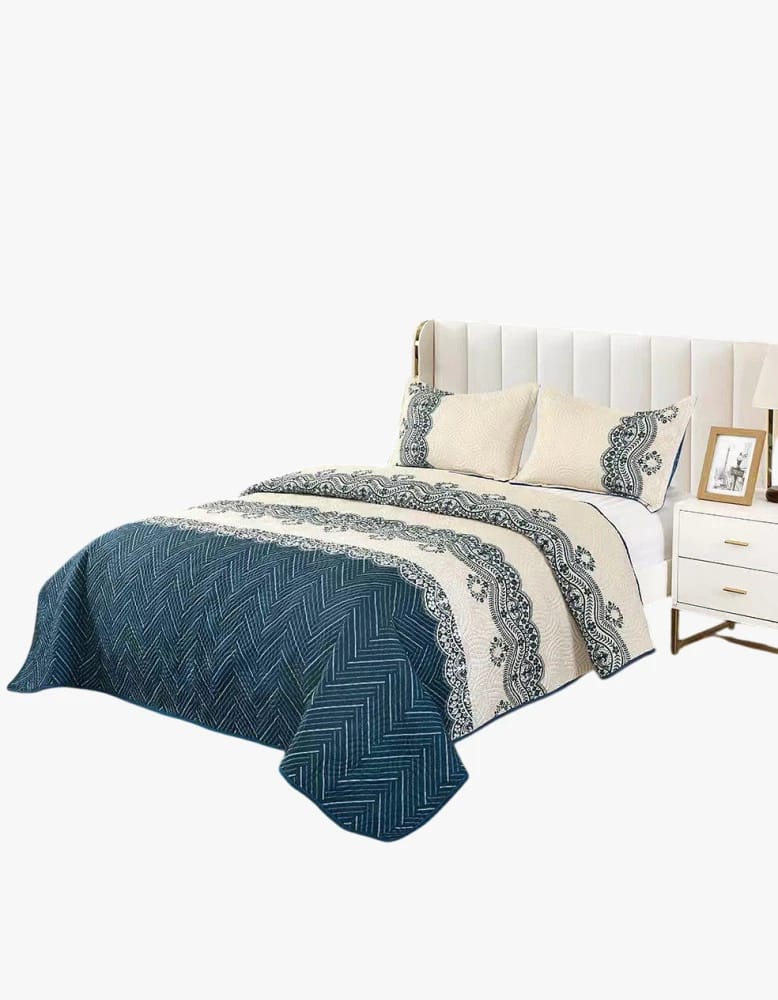 Luxury Bedding Set by Brand Ez, Elegant and Modern Design in Red and Blue, Perfect for Enhancing Any Personal Style with Comfort and Elegance for Home Decor.