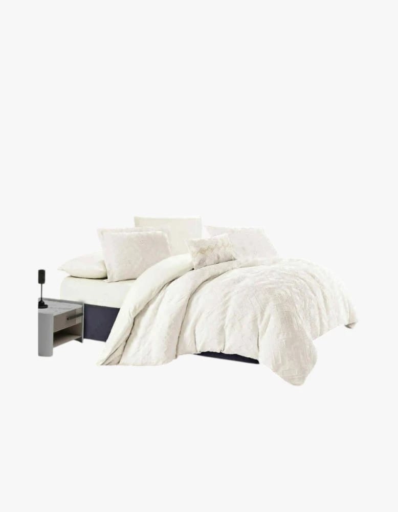 Luxury Pink Booming Bed, Designer Bed with Elegant Touch, Perfect for Adults Seeking Comfort and Luxury in Bedroom Decor, Featuring High-Quality Bedding with Exquisite Details.