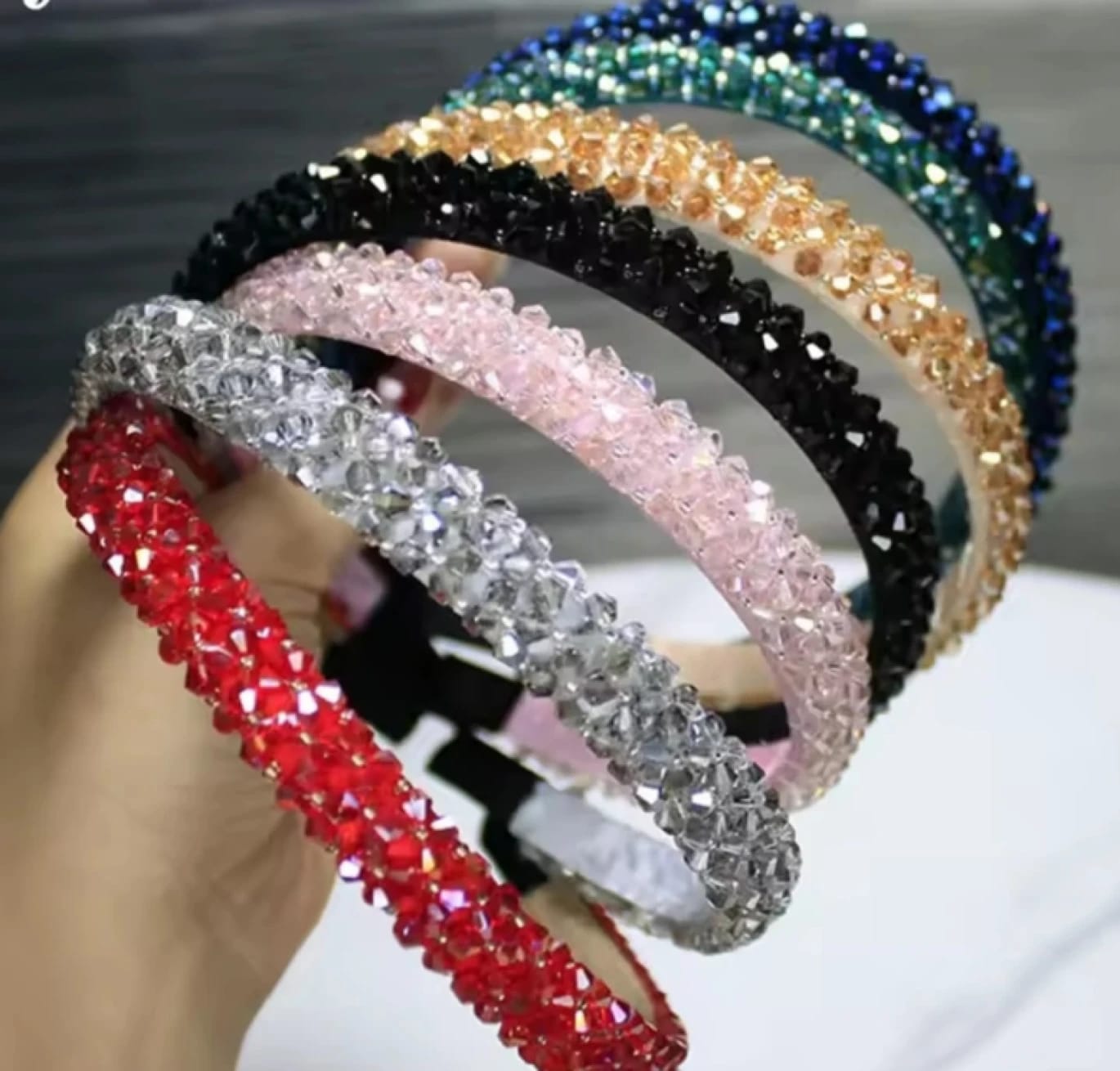 Luxurious Women's Crystal Embellished Headband with Elegant and Captivating Design, Perfect for Evening Events and Special Occasions, Multi-Color Headband Collection for All Tastes by a Distinguished Brand.
