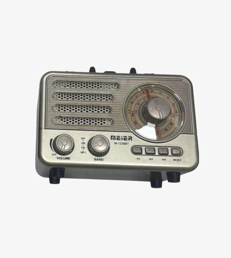 جهاز راديو مِيير موديل M-1230BT بتصميم كلاسيكي متعدد الأغراض للأشخاص المحبين للموسيقى والأخبار، يتميز بإمكانية بث ملفات MP3 واستقبال موجات FM وAM وSW بشكل رائع