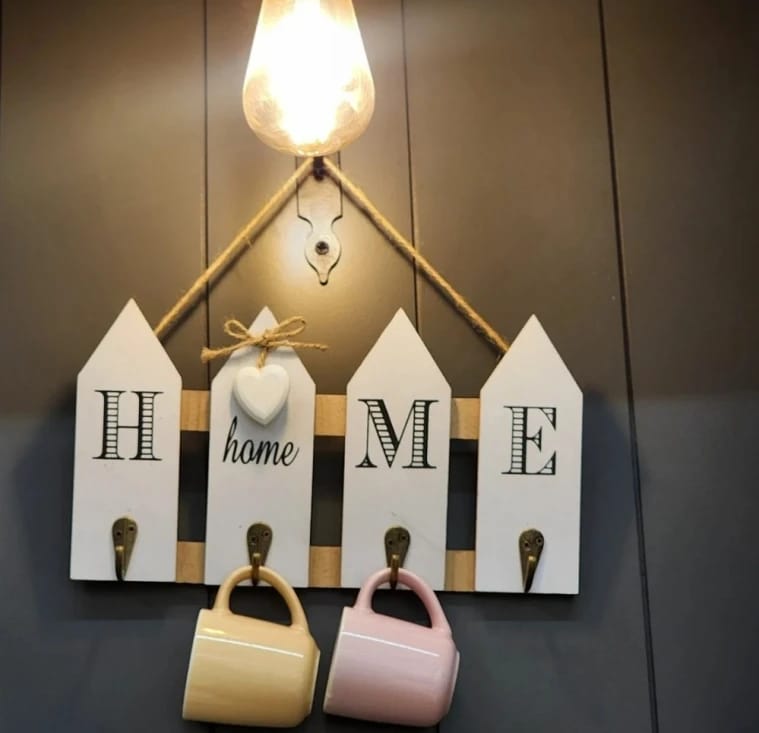 Wooden Decorative Home Hanger with Hooks for Mugs and Keys, Cozy Design for Interior Decor, Perfect Gift for Home Decor Enthusiasts. Ideal for Kitchen or Entry Hallways.
