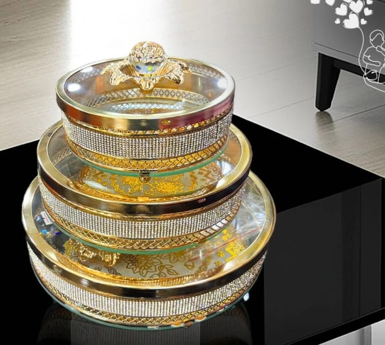 Luxurious Gold-Plated Serving Box with Stunning Decor and Crystal Lid Perfect for Elegant Candy Serving and Guest Hospitality at Parties and Special Occasions.