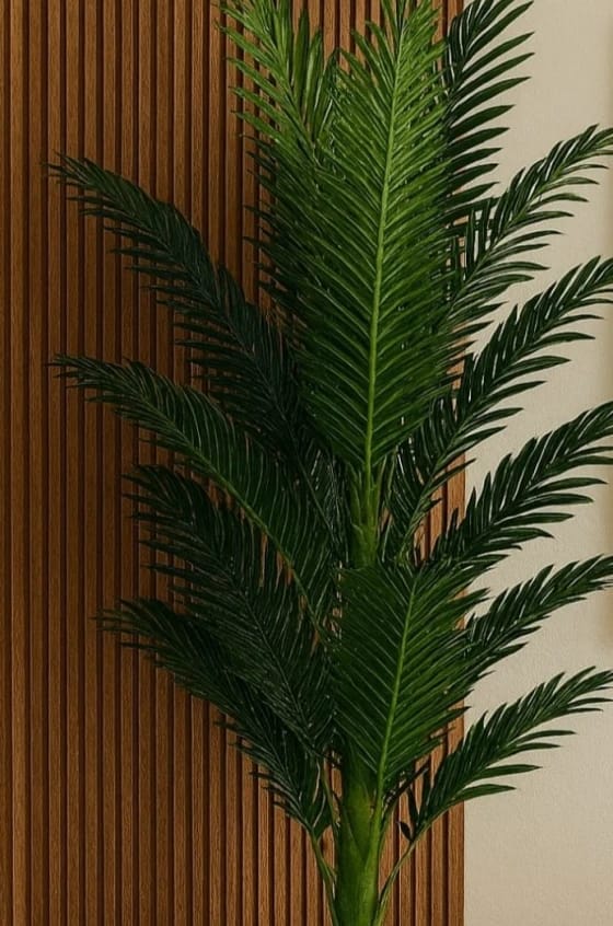 نبات زينة اصطناعي فاخر من ماركة ديكورات بالم تصميم جميل للمكاتب والمنازل وأماكن العمل