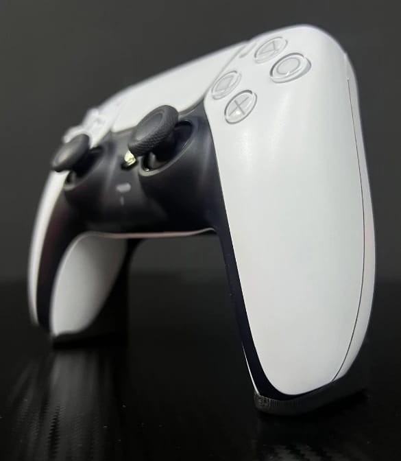 حامل عرض يد التحكم PS5 DualSense (ستاند عمودي)