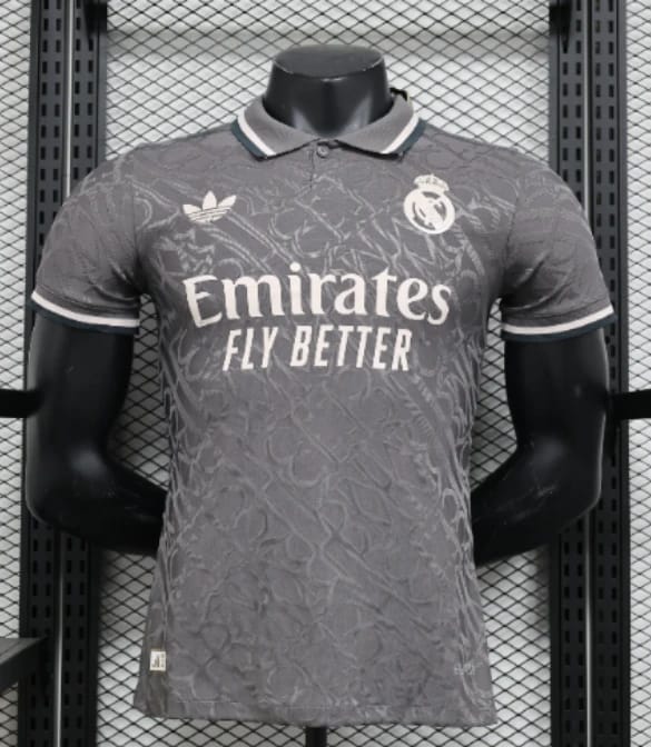 طقم ريال مدريد الثالث 2024/25 نسخة اللاعبين