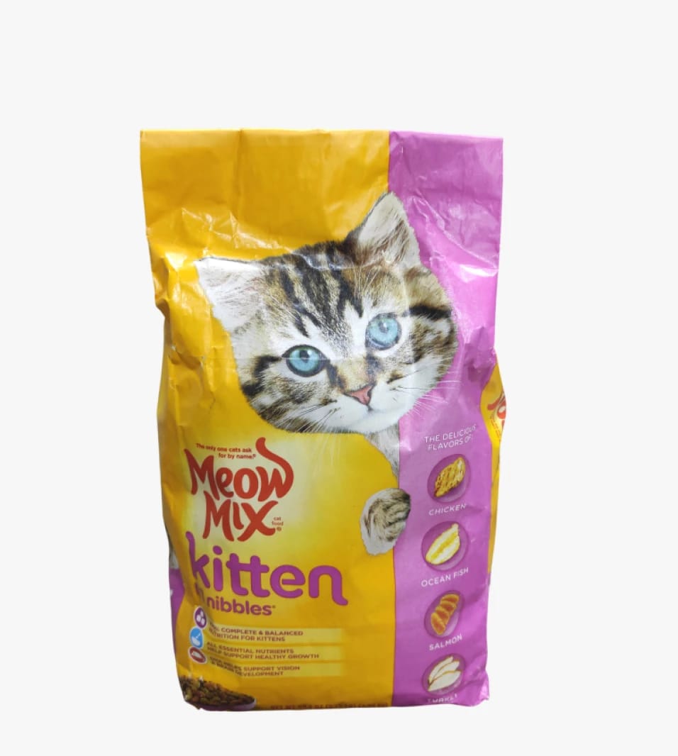 Meow Mix Kitten Nibbles Cat Food with Chicken, Ocean Fish, and Salmon Flavor for Healthy Kitten Growth