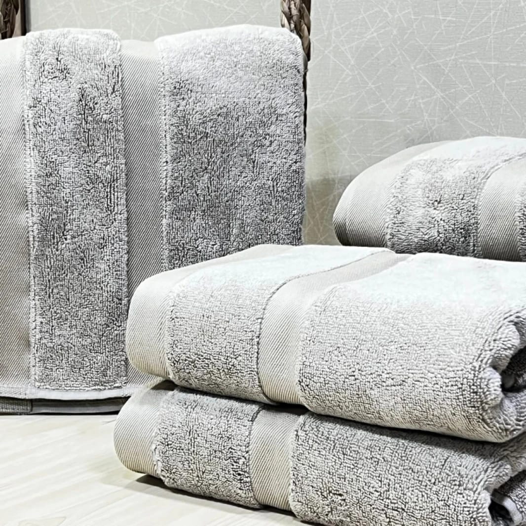 600 GSM 100% Cotton Towel - 90x140 cm