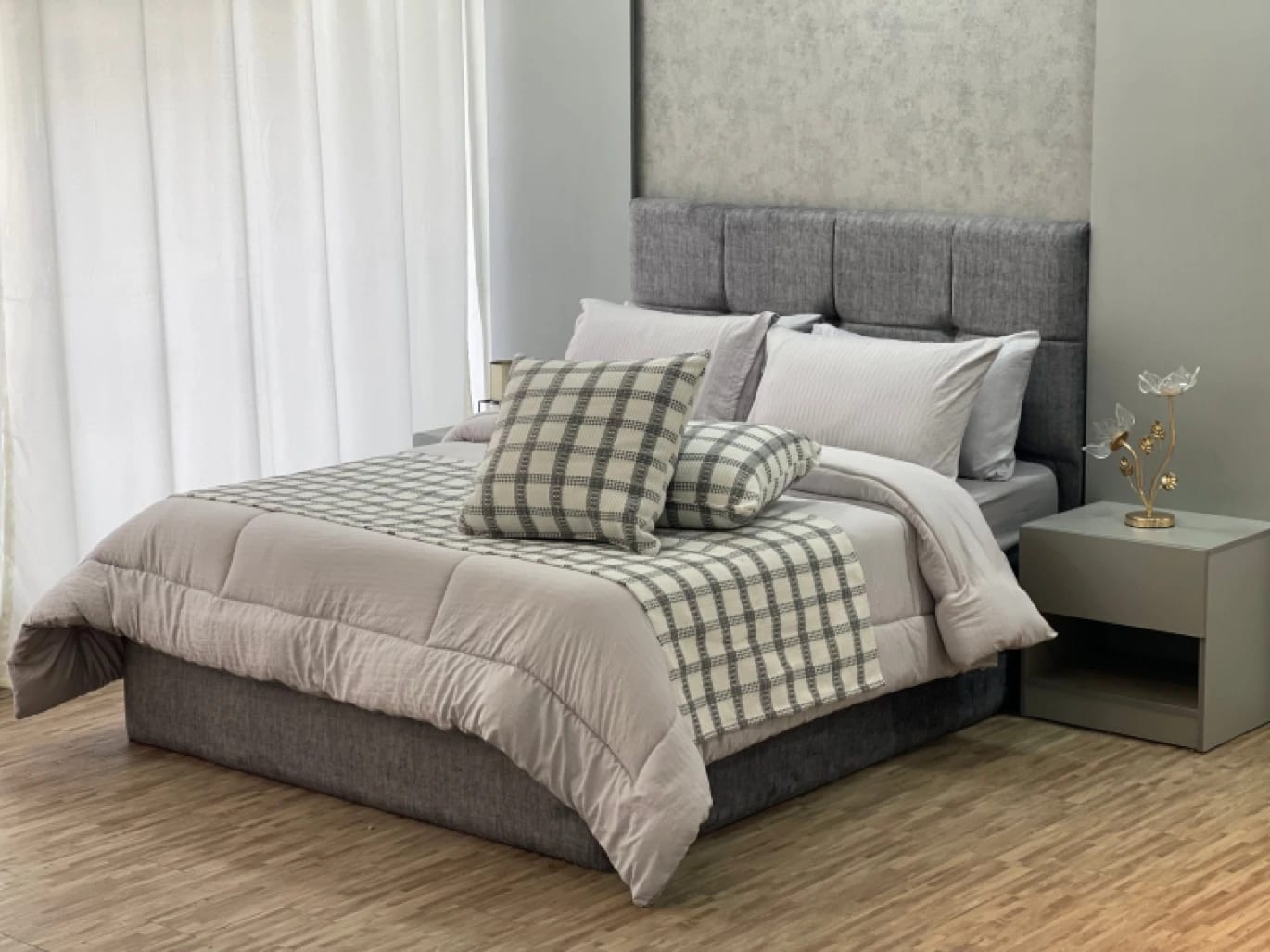 Wrinkle Double Comforter Set with Runner - 9 Pieces