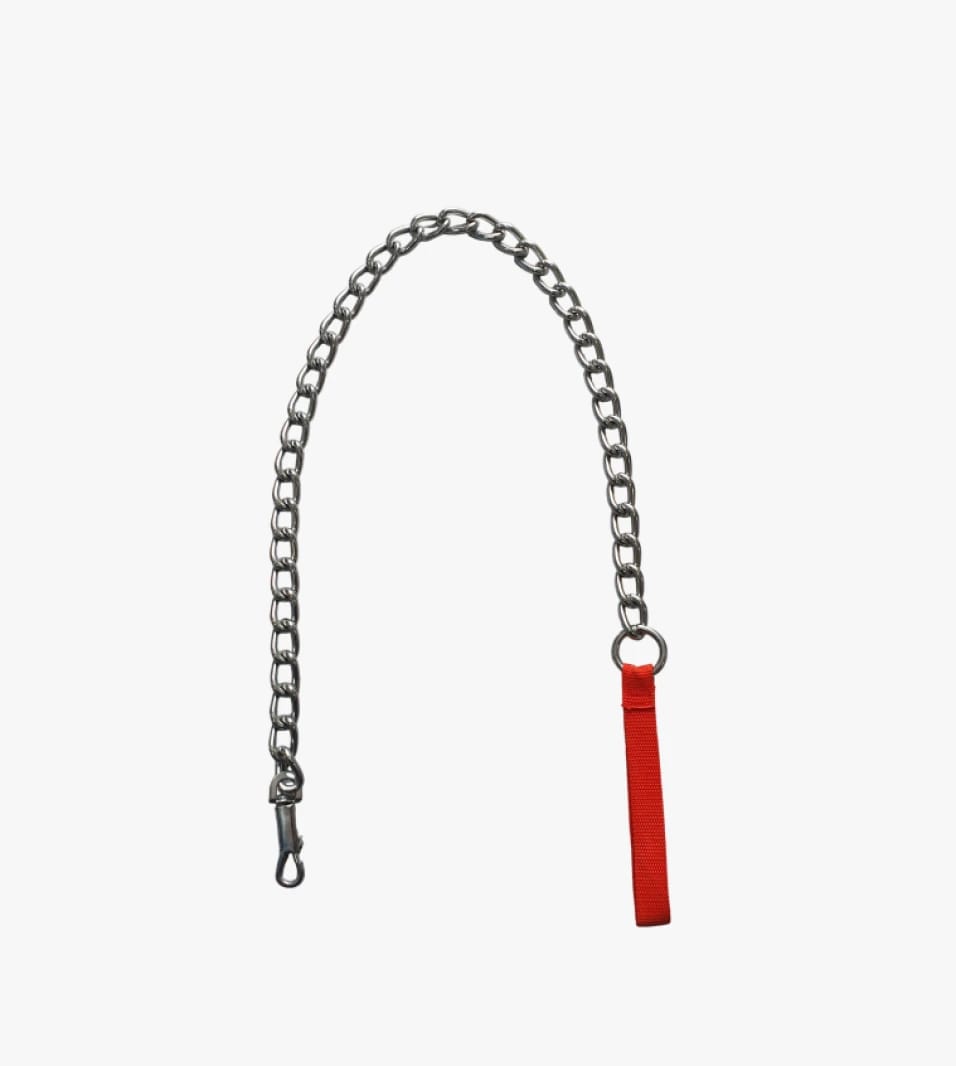 Durable Metal Keychain with Modern Design Clip and Handle for Style and Accessories