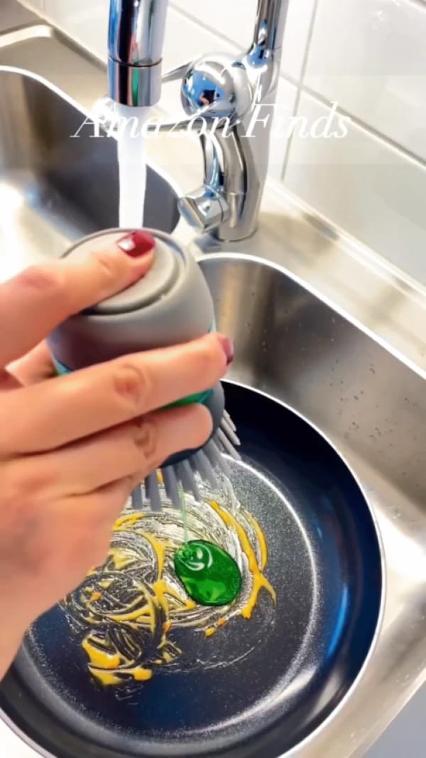 Smart Dishwashing Brush - Automatic Liquid Dispenser