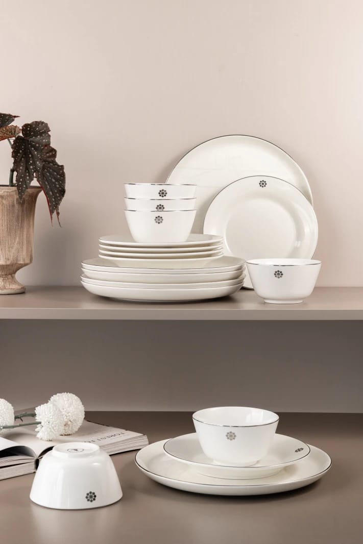 Meral 18 Piece Dinner Set - White and Silver