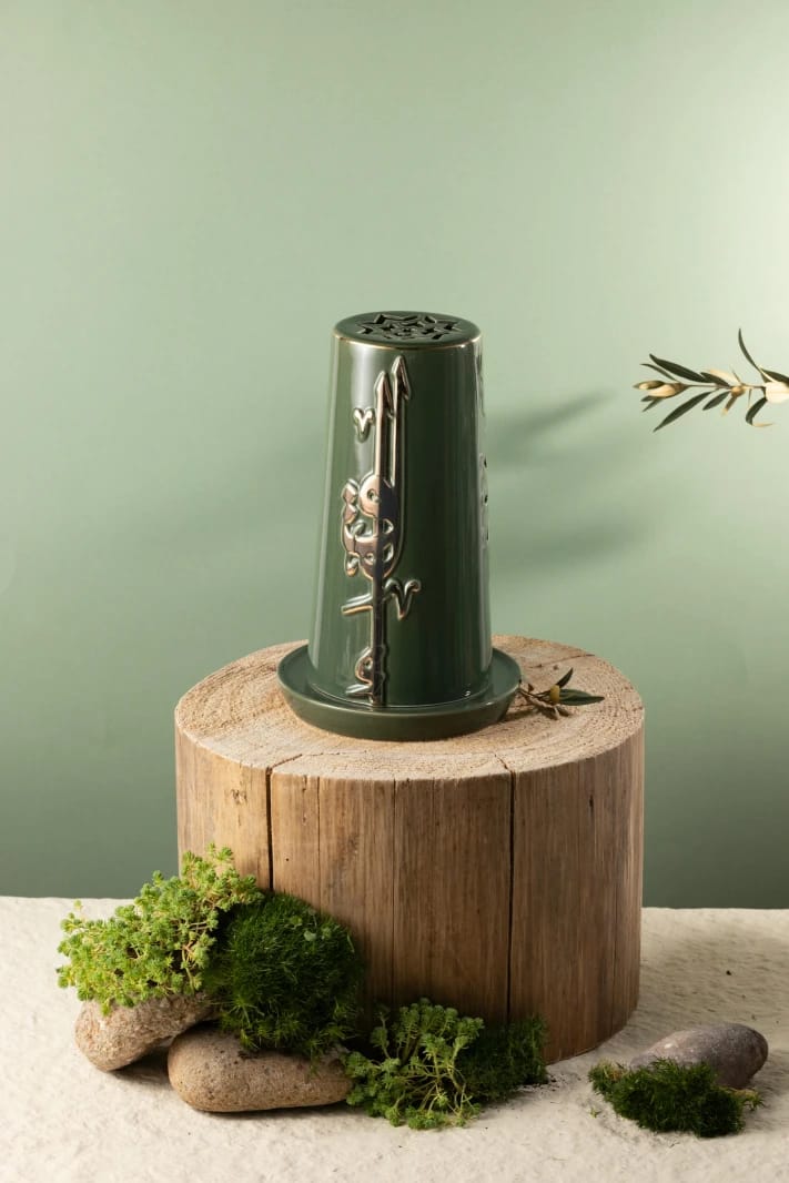 Large Electronic Candle Holder from Liqaa - Green and Gold