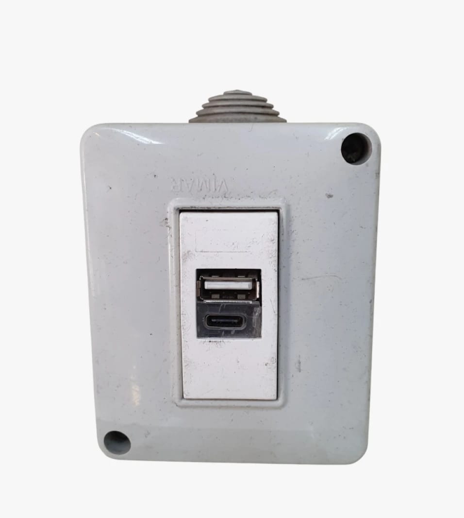 Integrated USB Charger in Gray Rectangular Stress-Resistant Box with Multiple Ports for Home Use