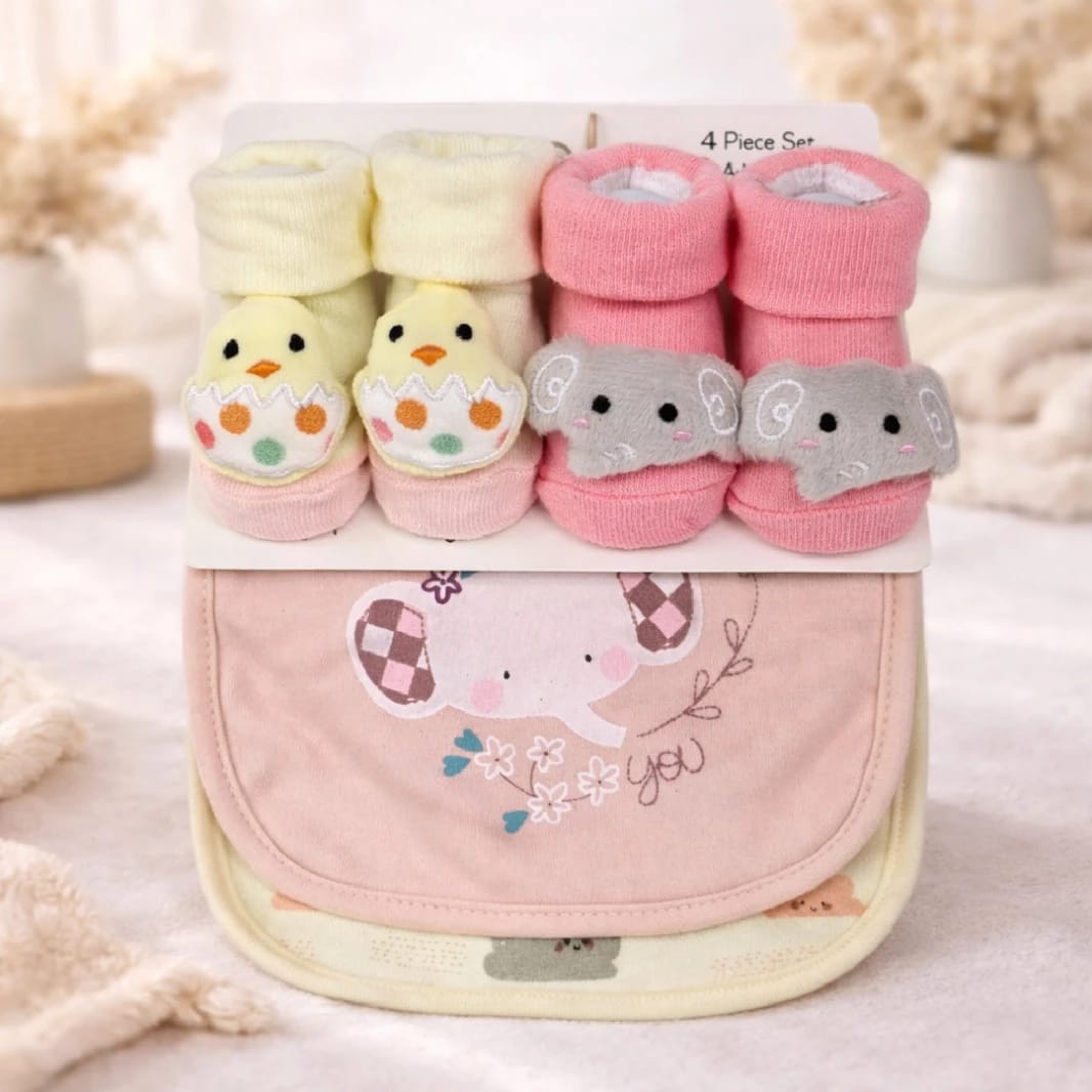 Aifer Baby Gift Set (Bib + Rattle Socks) 4 Pieces (0-9 Months)