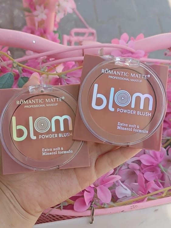 ROMANTIC MATTE BLOM Blusher