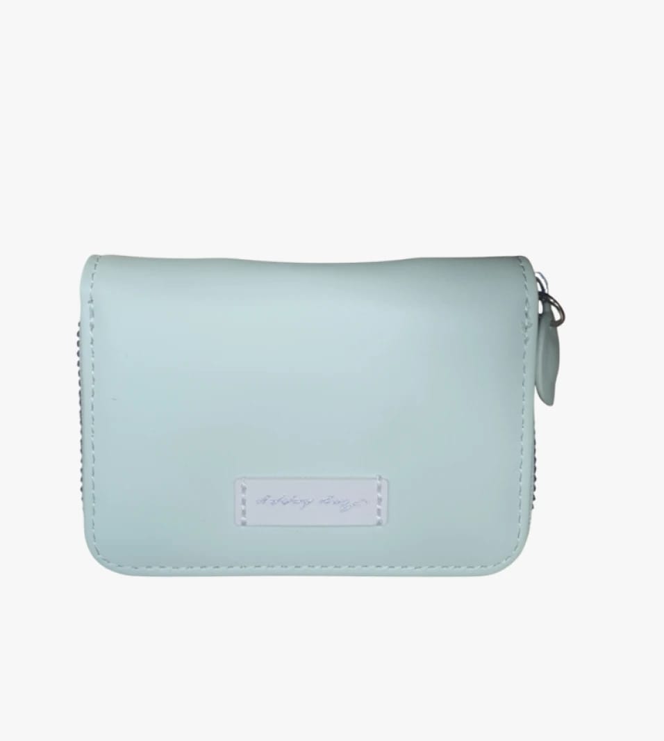 Compact Card Holder in Sleek Design with Multiple Pockets for Cards and Coins, Perfect for Men and Women