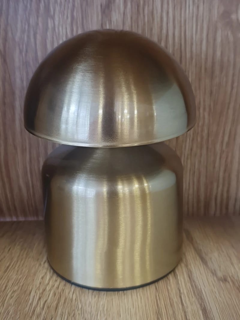 Elegant Gold Table Lamp for Modern Interior Lighting and Stylish Decor Design