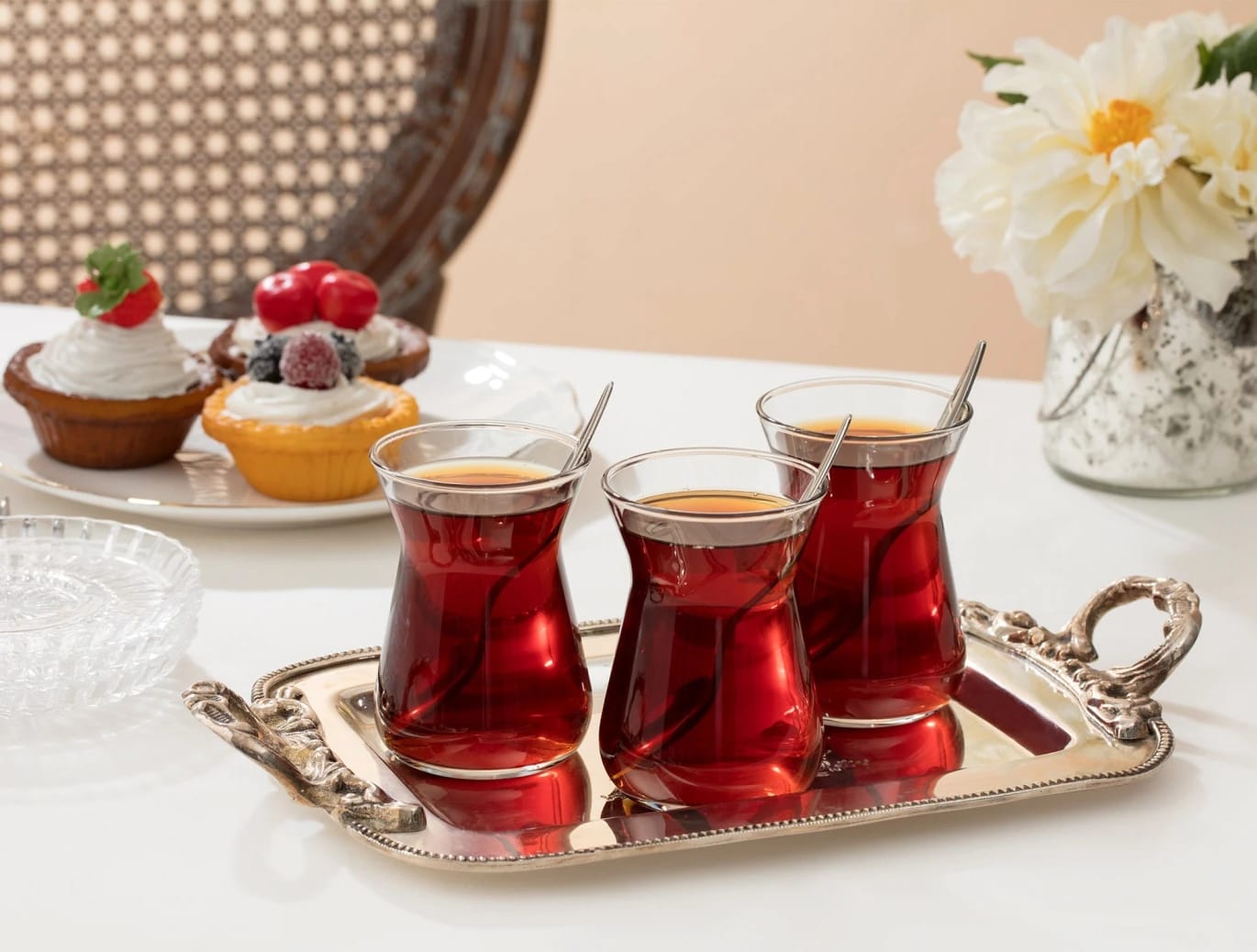 طقم أكواب شاي فرنسيسا مكون من 6 قطع من مدام كوكو - أكواب شاي بسيطة وأنيقة
