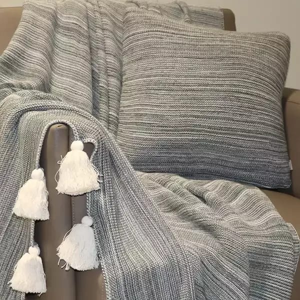 Nova Home 'Marled' Hand-Knitted Cushion Cover - 100% Cotton - 45x45 cm - Green and Beige