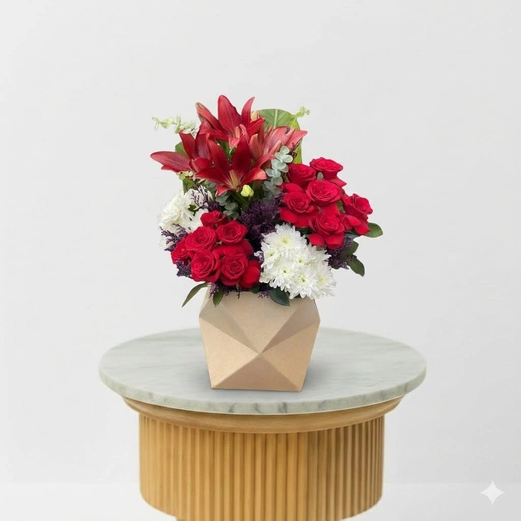 Royal Harmony – Red Rose & Lily Box
