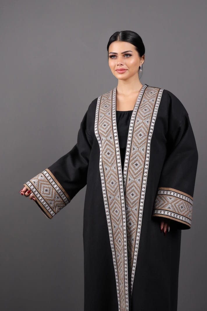 Beige – Black Bisht